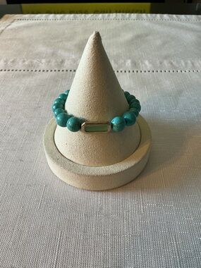 Turquoise Color Gold Tone Stretch Bracelet